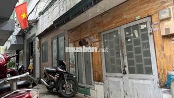 BÁN NHÀ 6,4x6,3  sổ Hồng riêng 2ty980