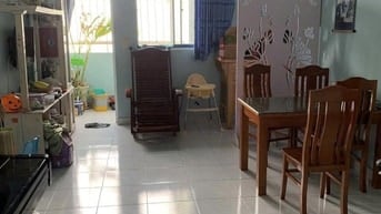 Căn hộ C/c Bàu cát,Tân BÌnh: 2p ngủ,có nội thất-ban công giá 8tr