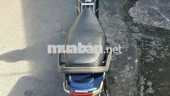 xe 50 cho học sinh đi học.