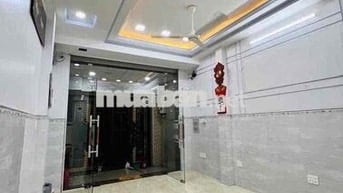 Nhà nguyên căn 6 phòng ngủ 6 máy lạnh đường Dương Đức Hiền, Tân Phú