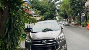 Toyota Innova 2017 2.0E - 180000 km