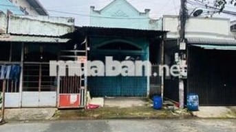 Nhà cấp 4 + 3 Phòng trọ kế bên chợ Thông Dụng và ngã tư Chiêu Liêu