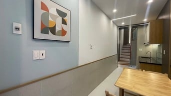 Nhà Tân bình giá rẻ , lạc long quân , ngang 2 dài 8 , 3 lầu , HC đủ