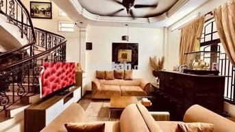 Cho thuê nhà 5pn 3wc 1 trệt 3 lầu ngay Nguyễn Đình Chính Phú Nhuận