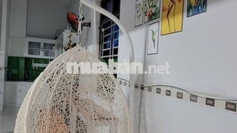 Cho thuê tầng trệt ngay nhà hàng Vườn Cau, đủ nội thất rộng rãi cógác.