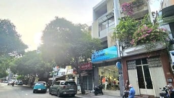 Nhà MT Hoàng Diệu, P10, Phú Nhuận. DT 5x13m, 3 tầng