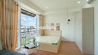 Phòng trọ quận 1 bancol lớn full nội thất