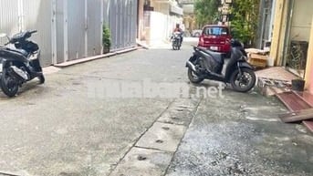 Cho thuê nhà 75m² x 4,5T, Trần Quý Cáp,ô tô đỗ cửa, giá 18tr/th.