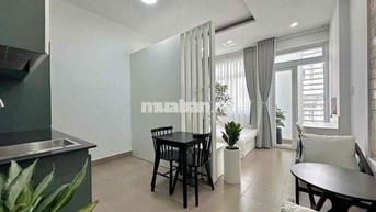 Cho Thuê Căn Hộ Tách Bếp Thoáng Ngay Vòng Xoay Lăng Cha Cả Quận 11