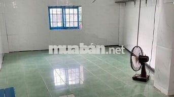 Cho thuê phòng trọ 14m2, đường CMT8 Quận3