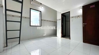 Phòng trọ giá rẻ_có gác_Sẵn máy lạnh_Ngay ĐH Văn Hiến
