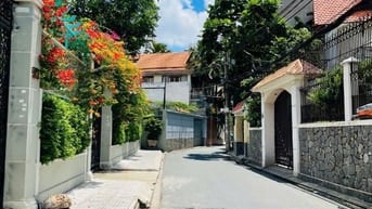 Giá tốt 100m2( 6 x 19 ) Cộng Hoà Tân Bình, Biệt thự 4 tầng, hẻm xe hơi