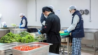 TUYỂN TẠP VỤ BẾP ĂN TRƯỜNG HỌC