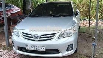 Toyota Altis 1.8G 2011 màu Bạc