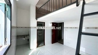 PHÒNG TRỌ CÓ GÁC - GẦN ĐẠI HỌC VĂN HIẾN - SẴN MÁY LẠNH, CỬA SỔ TRỜI