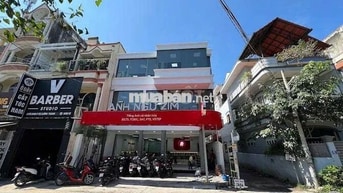 CHO THUÊ NHÀ MT VÕ OANH, Q.BT – DT 10x18M, TRỆT 2 LẦU – GIÁ 140 TRIỆU