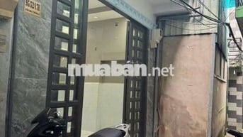 Nhà bán hẻm 95 lê văn lương  sát bên trường Học