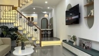 Bán nhà khu bờ kè Hoàng Việt, P4, Tân Bình. DT 49m2 giá 1 tỷ 690 SHR