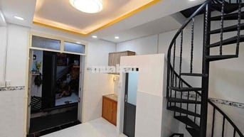 Nhà mới cạnh hxh 31m2 sử dụng 2PN, QL50 ngay BXQ8