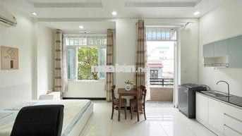 Ban công - Cây xanh - Full nội thất Cộng Hoà trống sẵn
