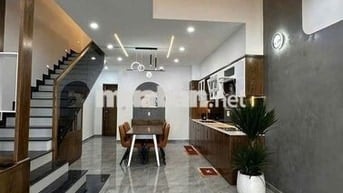 Cho thuê nhà 3 tầng mt hoàng hiệp hòa xuân