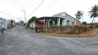 Nhà 2 mặt tiền nhựa. Trung tâm Trảng Bàng. 2,05 tỷ TL