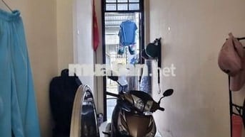 CC BÁN GẤP NHÀ 140M2 SÁT BIỂN NGANG 6M