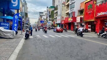 Bán nhà mặt tiền đường Hùng Vương P4Q5 dt: 3.7m x 8m 2 lầu giá 7 tỷ 8.