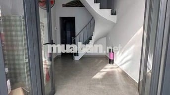 Bán nhà Tân Bình Hxh 3 tầng sử dụng 60m2 chỉ 4 tỷ