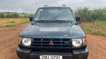 Mitsubishi Pajero 2003  - 300000 km