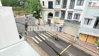 Nhà đẹp Nhà Bè giá 9,8 tỷ khu Vip nhất TT Nhà Bè