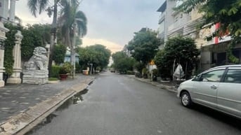 Biệt Thự Khu Tên Lửa dt 270m2, nhà 3 tầng(5PN + 4WC) giá 47tr/tháng