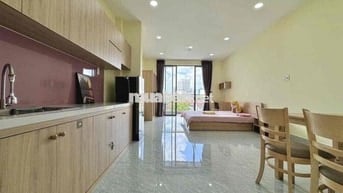 Căn Hộ Studio Ban Công Ngay CV Hoàng Văn Thụ, sân bay TSN, Giáp PN