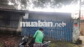 BÁN LÔ ĐẤT CÓ NHÀ CẤP 4 10X17 HẺN XE TẢI SÁT MẶT TIỀN CÂY DA TIỆN XÂY