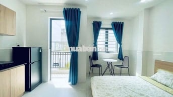 Cho thuê phòng 35m2 Full NT Ban công thoáng Thích Quảng Đức gần Q1, Q3