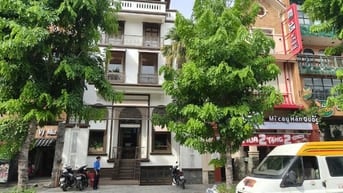 CẦN GẤP 2 NAM GIỮ XE QUÁN TRÀ SỮA Ở NGUYỄN GIA TRÍ - BÌNH THẠNH