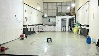 Cho thuê kho hẻm xe tải 1/Phan Văn Hớn 120m2 giá 10tr