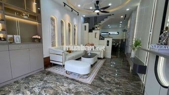 430/6 nguyễn thị thập q7.dt.4x18m 2 lầu 3 phòng