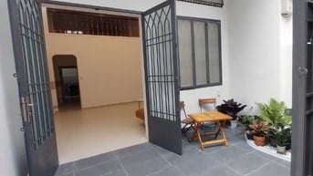 Nhà Phạm Văn Bạch 4,3x14m, trệt + lửng, sổ hồng riêng, gần sân bay