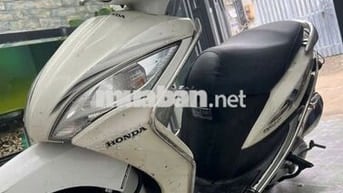 Chính chủ bán xe Honda -vision màu trắng
