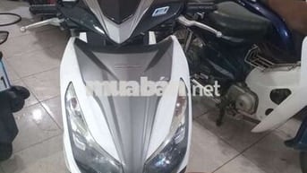 Xe máy Honda Air Blade màu trắng bạc