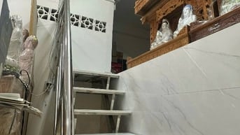 CHO THUÊ NHÀ MẶT TIỀN TRỆT TRƯỚC NGUYỄN TRÃI Q5