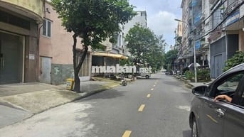 BÁN NHÀ 4 TẦNG, HAI MẶT TIỀN ĐƯỜNG XE TẢI, VỈA HÈ, THÔNG QL22, GIÁ 7.5