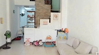 cho thuê nhà 2 lầu hẻm xe hơi thông qua phú mỹ hưng Quận 7