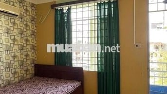 Phòng trọ trung tâm tp cách biển 5 phút đi bộ.