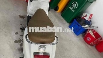 Cần pass lại Vespa màu trắng