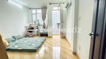 Cho thuê căn hộ có ban công giá hạt dẻ ngay cầu nguyễn văn cừ