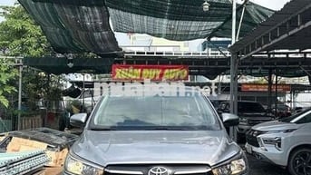 Toyota Innova 2.0E 2018 - 118,000km