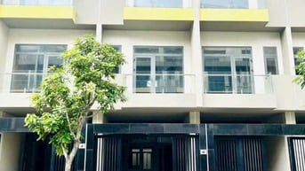 Tôi Chính Chủ bán căn nhà phố ngay Làng Đại học giá 8 tỷ