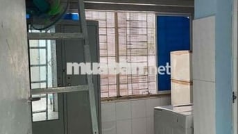 phòng trọ 20m2 đường đoàn văn bơ Quận 4